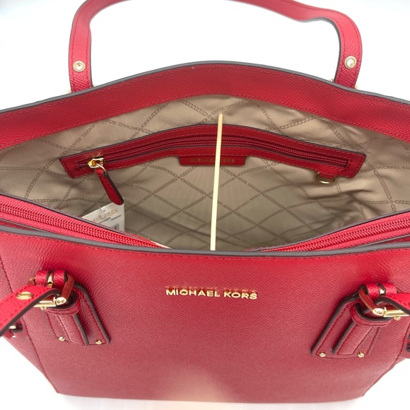 Michael Kors Voyager East Wast Tote Bag - Picture 10 of 14